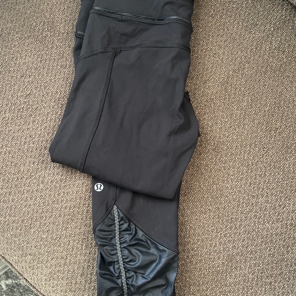 Lululemon leggings size 6 full length